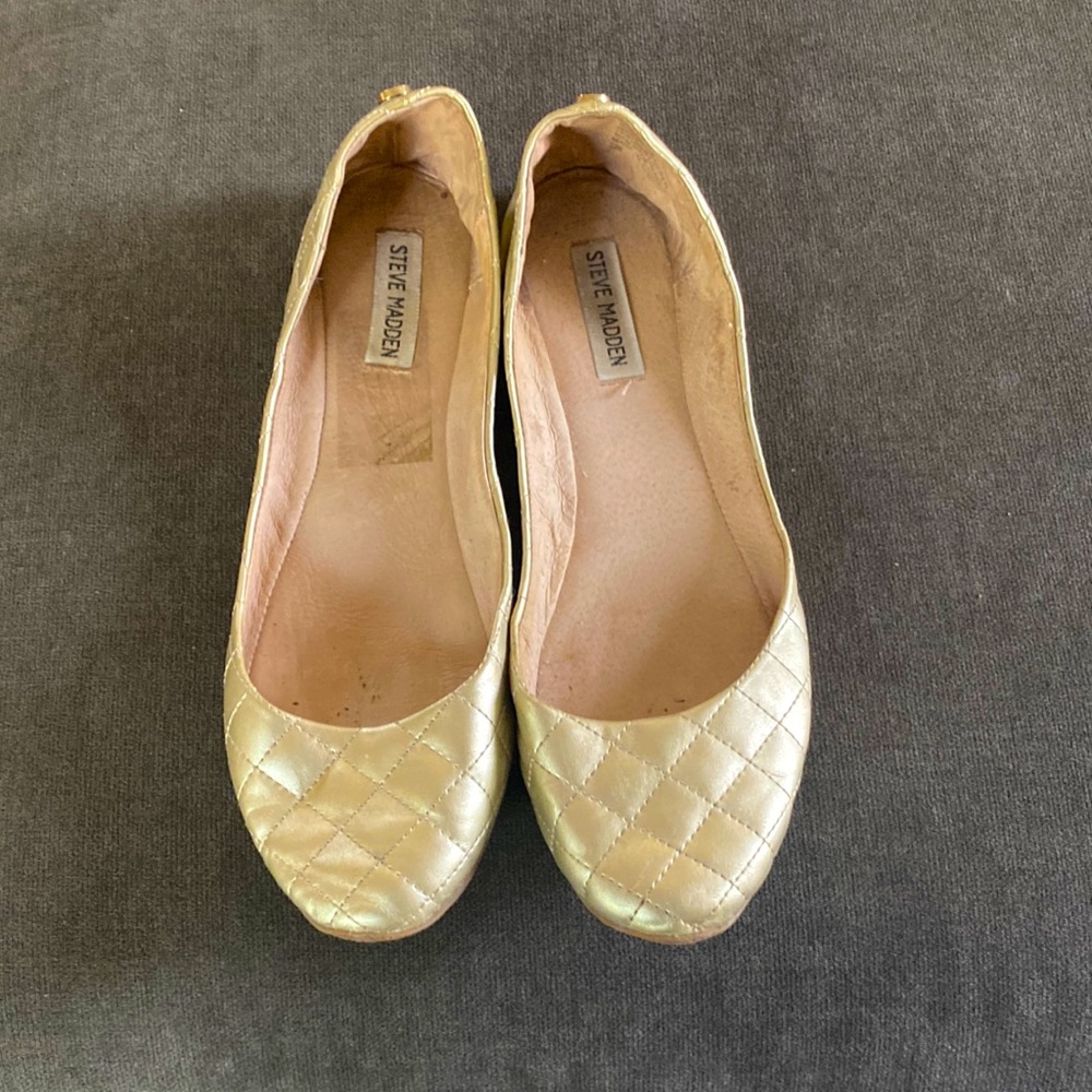Steve Madden KWILT gold size 10